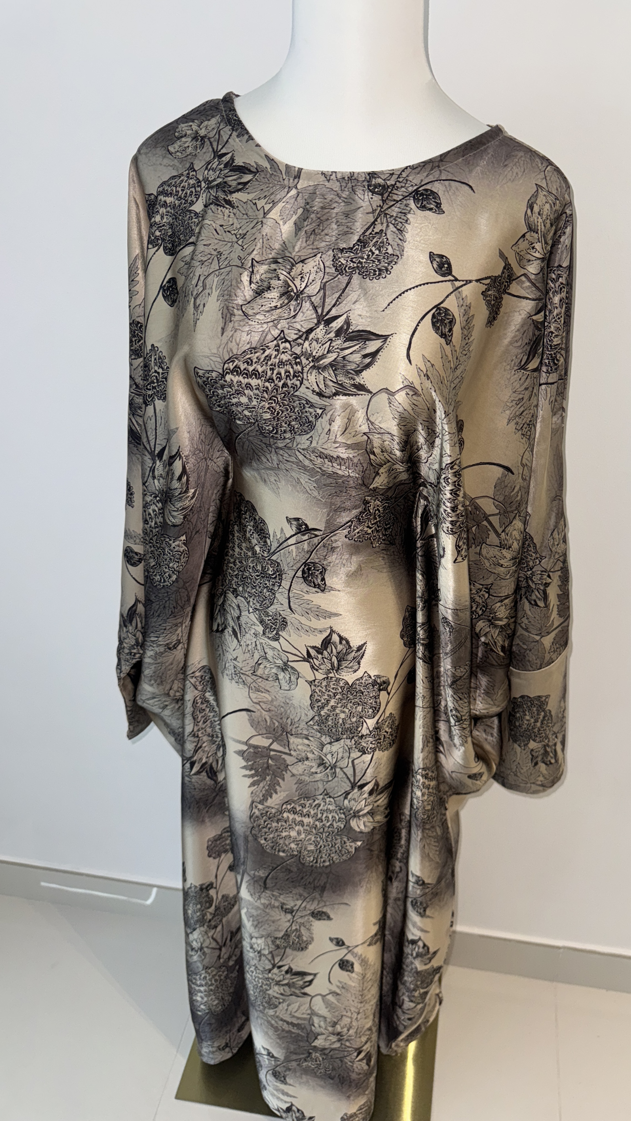 Ayat Abaya (Satin Brown)