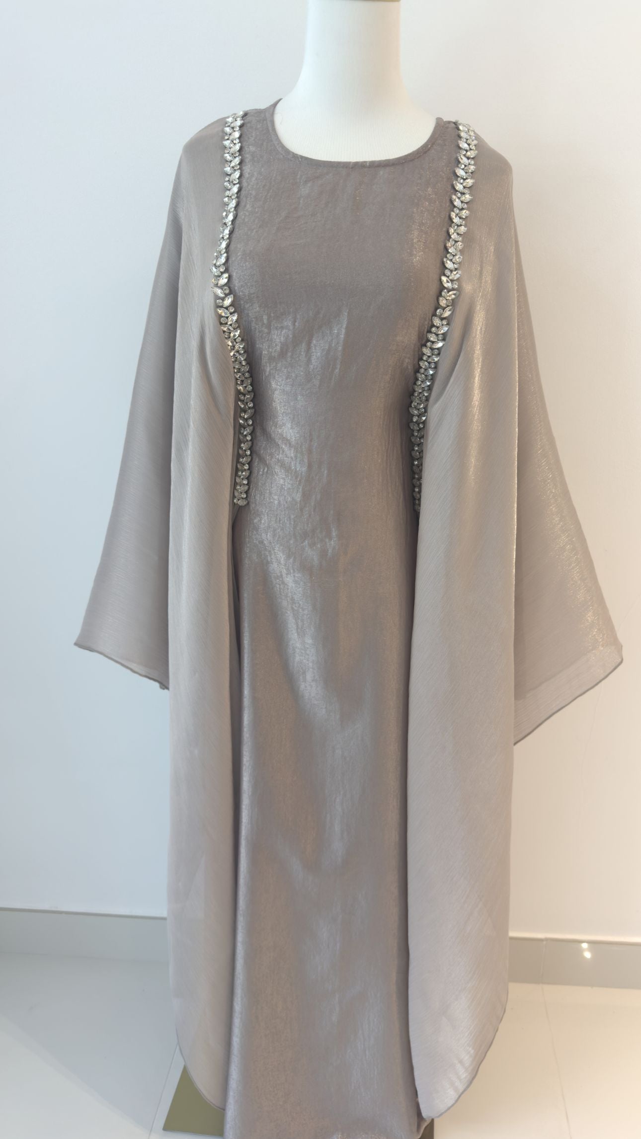 Mahira Abaya (Gray)